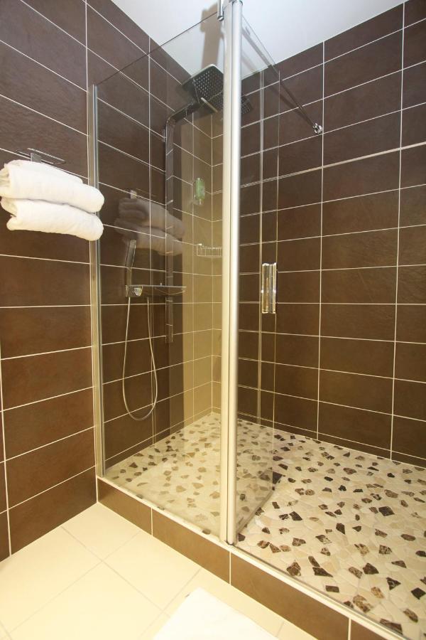 Hotel L'Ostrea Ла-Трините-сюр-Мер Номер фото